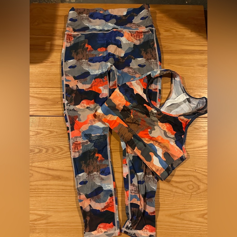 NWOT Fabletics leggings and sports bra